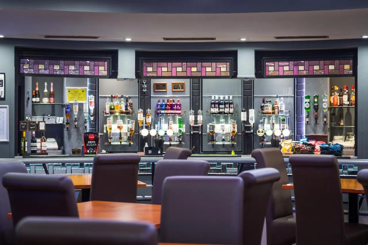Airport Hotel Manchester 3*,